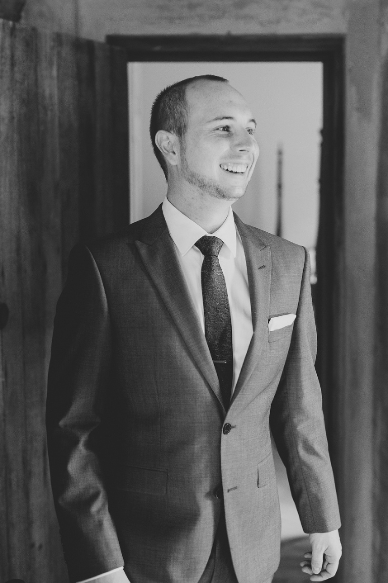 groom-wedding-photos